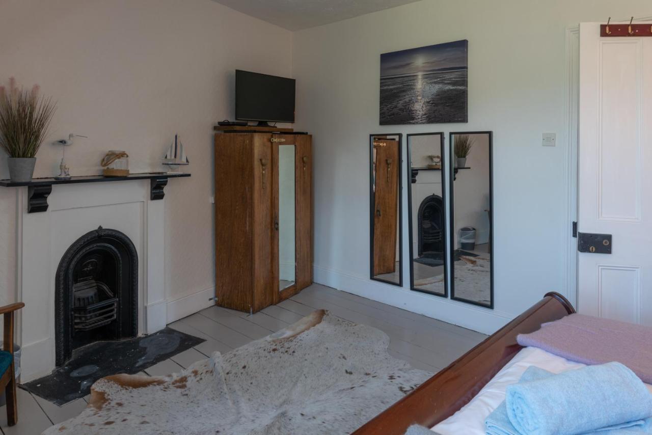 Belmont Villa - 4 Bed - Hot Tub Additional Cost - Sleeps 10-Tjs22Bv Илфракомб Екстериор снимка